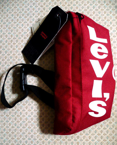 levis-red-bag01.jpg